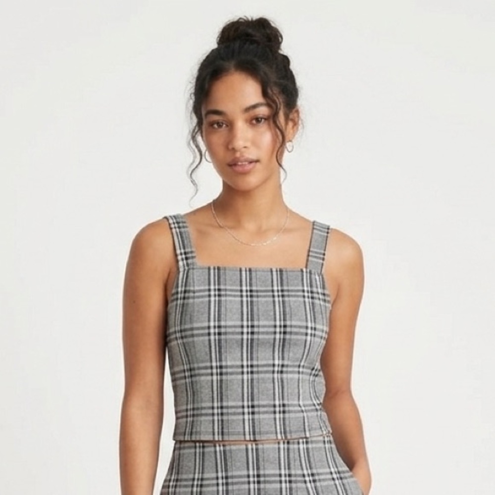 🌟3/$30🌟 American Eagle Grey Plaid Flannel Thick Strap Square Neck Crop Top